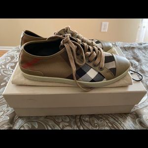 Womens Burberry Sneakers size 35 Brand New